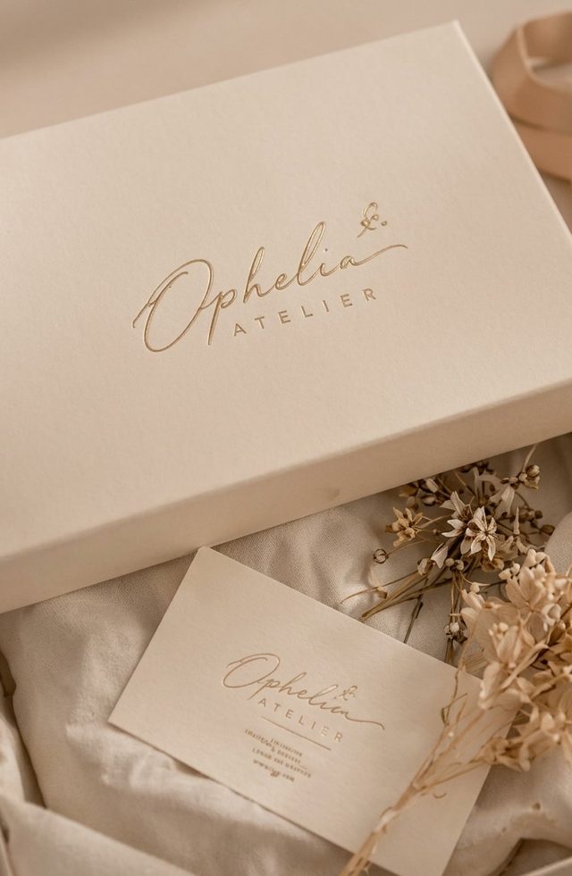 Ophelia Atelier gift box with a card, ribbon and dried flowers